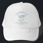 Custom Junggeselinnen-Abschied Cocktail Club Truckerkappe<br><div class="desc">Erleben Sie das Party mit diesem lustigen und stilvollen Custom Junggeselinnen-Abschied Cocktail Social Club Trucker Hat! Ideal für Bachelorette-Wochenenden, Brautpartys oder Mädchenabende. Dieser Hut verleiht Ihrer Feier eine personalisierte Touch. Mit einem schicken Cocktaildesign können Sie den Text so anpassen, dass er den Namen, den Veranstaltungsort und das Datum der Braut...</div>