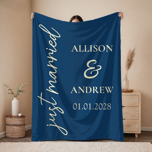 Custom Just Married Blanket Gift for Newlyweds Fleecedecke