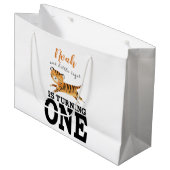 Custom Kids First Birthday Monogram Große Geschenktüte (Vorderseite Schrägansicht)