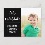 Custom Kids Foto Birthday Party Black Minimalistis Einladungspostkarte<br><div class="desc">Bestellen Sie diese personalisierten Kindergeburtstag-Einladungen mit anpassbaren Feldern auf der Rückseite der Postkarte für den Standort,  das Datum und die Uhrzeit Ihres Party. Legen Sie das Foto Ihres eigenen Kindes neben den schwarzen Farbblock. Fügen Sie ihre Party-Informationen auf der Rückseite dieser benutzerdefinierten Karte hinzu.</div>