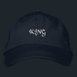 Custom King Personalisiert Elegant Boys oder Men's Bestickte Baseballkappe<br><div class="desc">Mit dieser Baumwollkappe,  die das Wort "König" akribisch bestickt,  macht man ein Statement,  das perfekt für einen echten Look ist.</div>