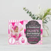 Custom Kleiner Kuchen 1. Geburtstag Einladung (Stehend Vorderseite)