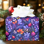 Custom Lila Botanical Christmas Wrap Geschenkpapier<br><div class="desc">Feiern Sie die Urlaubssaison mit diesem maßgeschneiderten Weihnachtsverpackungspapier mit einem lebendigen botanischen Design mit bunten Ornamenten, Beeren und Kiefernästen auf einem lila Hintergrund. Diese personalisierte Geschenkpackung ist perfekt für Feiertage mit Erwachsenen und kann Namen enthalten, die jedes Geschenk zu einem ganz besonderen Erlebnis machen. Die elegante Kombination aus lila, roten...</div>