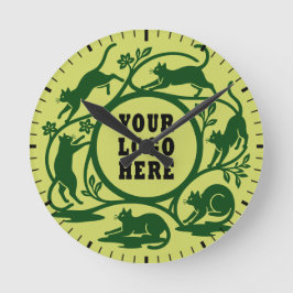 Custom Lime Green Playful Cat Clock Runde Wanduhr
