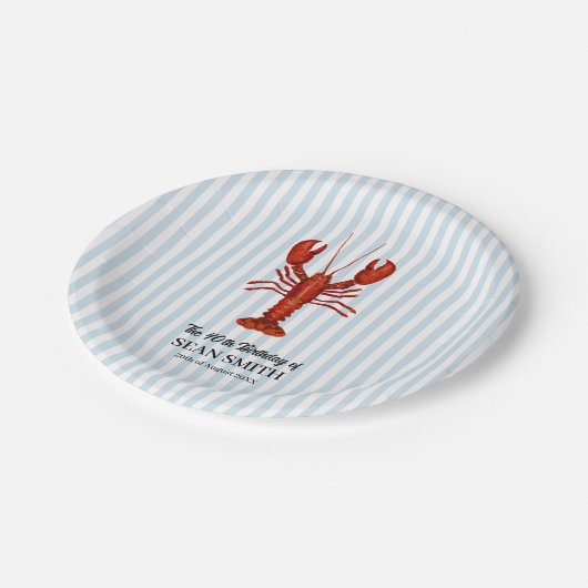 Custom Lobster Boil Nautical Blue Strip Pappteller (Schrägansicht)