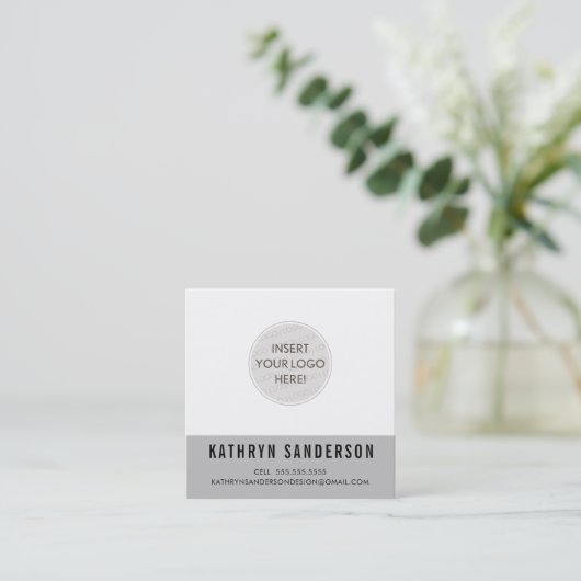 CUSTOM LOGO modern minimalistisch schick grau schw Quadratische Visitenkarte (Stehend Vorderseite)
