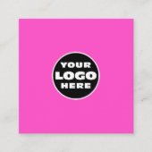 custom logo social media icons QR code hot pink Quadratische Visitenkarte (Vorderseite)