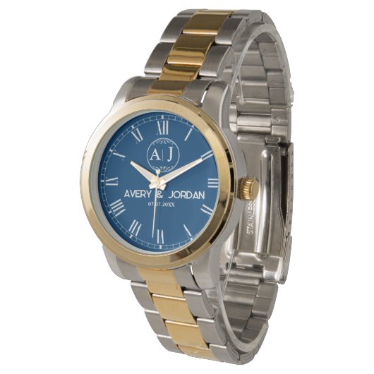 Custom lovers name monogram Personalized blue Armbanduhr (Schrägansicht)