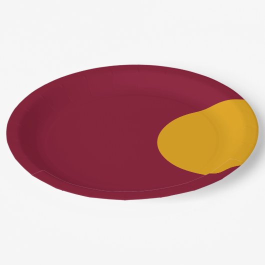 Custom Maroon & Gold Party Paper Plate Pappteller (Schrägansicht)
