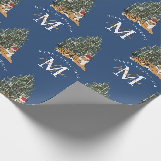 Custom Mercury Christmas Monogram Tiger & Tree Blu Geschenkpapier (Ecke)