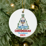 Custom Merry Chrismukkah Happy Hanukkah Keramik Ornament<br><div class="desc">Suchen Sie nach großen Geschenken für Chrismukka, Weihnachten oder Hanukkah? Karo diesen Artikel und unsere komplette Sammlung von lustigen, einzigartigen personalisierten Gegenständen für diese besondere Person in deinem Kreis.</div>