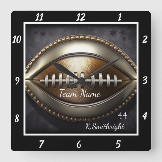 Custom Metallic Football Quadratische Wanduhr (Vorderseite)