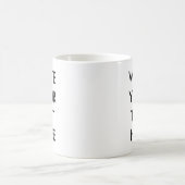 Custom Minimalist Black Text White Kaffeetasse (Mittel)