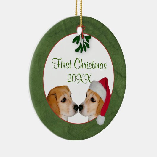 Custom Mistletoe Kiss First Christmas Ornament (Rechts)
