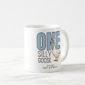 Custom Modern Blue One Silly Goose First Birthday Kaffeetasse (VorderseiteRechts)