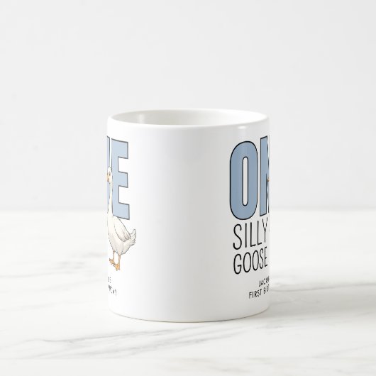 Custom Modern Blue One Silly Goose First Birthday Kaffeetasse (Mittel)