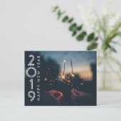Custom Modern Happy New Year Firework Sparklers Postkarte (Stehend Vorderseite)