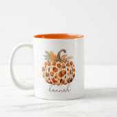Custom Modern Niedlich Orange Pumpkin Harvest Fall Zweifarbige Tasse (Links)