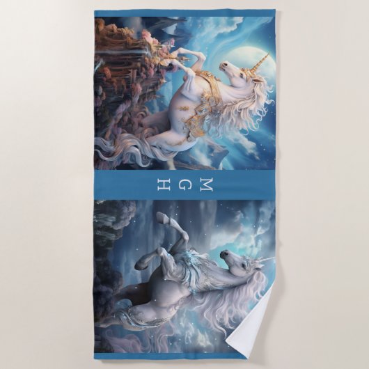 Custom Monogram Beautiful Unicorns Strandtuch (Vorderseite)
