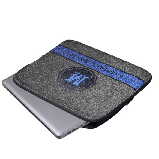 Custom Monogram Blue und Black Leather Laptopschutzhülle (Vorne Knopf)