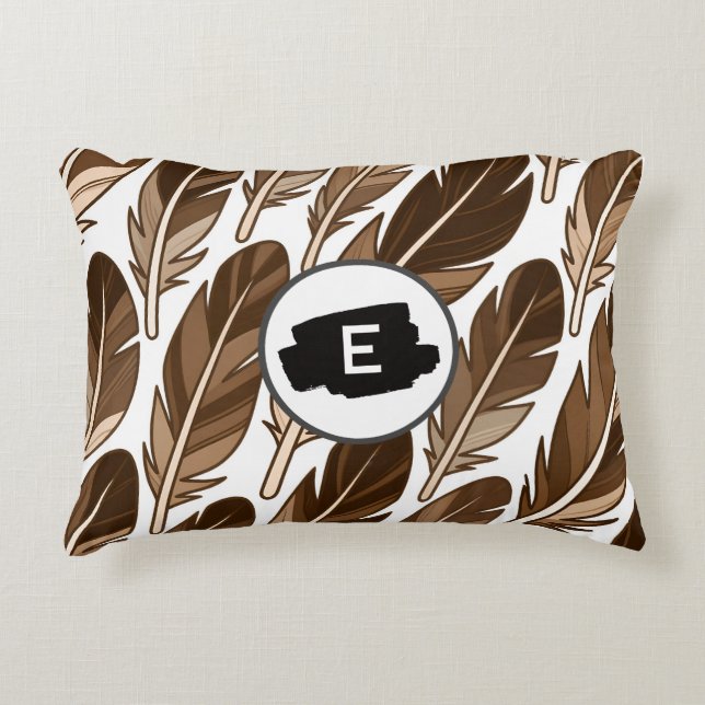 Custom Monogram Boho Accent Pillow - Brown Fether Dekokissen (Vorderseite)
