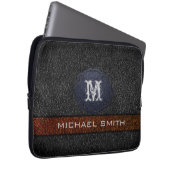 Custom Monogram Brown and Black Leather Laptopschutzhülle (Vorne Rechts)