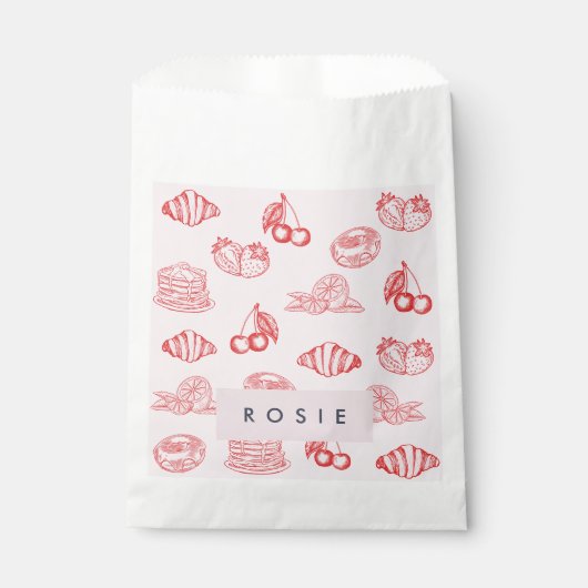 Custom Monogram Charming Girly Cherry Strawberry Geschenktütchen (Vorderseite)