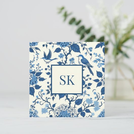 Custom Monogram Chinoiserie Blue und White (Stehend Vorderseite)