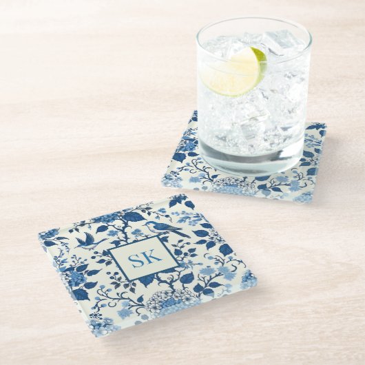 Custom Monogram Chinoiserie Chic, Hydrangeas Glasuntersetzer (Schrägansicht)