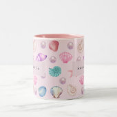 Custom Monogram Coastal Seashell Pearl Ocean Gesch Zweifarbige Tasse (Mittel)