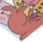 Custom Monogram Funny Cats Illustration Tischdecke (Schrägansicht)