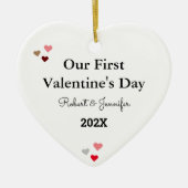 Custom Monogram Gift "Our First Valentine's Heart" Keramik Ornament (Vorne)
