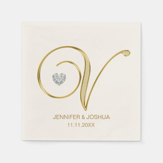 Custom Monogram Letter V Gold Heart Wedding Serviette (Vorderseite)