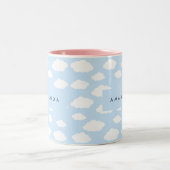 Custom Monogram Niedlich Girly Blue Cloud Geschenk Zweifarbige Tasse (Mittel)