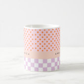 Custom Monogram Pastel Polka Dot Lilac Karo Gesche Kaffeetasse (Mittel)