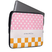Custom Monogram Pink Orange Polka Dot Karo Laptopschutzhülle (Vorne Rechts)