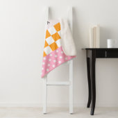 Custom Monogram Pink Orange Polka Dot Karo Sherpadecke (Beispiel)