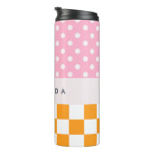 Custom Monogram Pink Orange Polka Dot Karo Thermosbecher (Nach rechts gedreht)