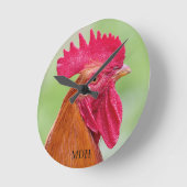 Custom monogram Rooster Close-Up Runde Wanduhr (Winkel)