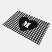 Custom Monogram Script Heft Schwarz & Weiß kariert Fußmatte (Schrägansicht)