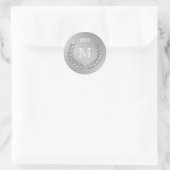 Custom Monogram Silver Grau Laurel Wreath Runder Aufkleber (Tasche)