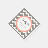 Custom Monogram Wedding Napkin Coral Gray Zickzack Serviette (Ecke)