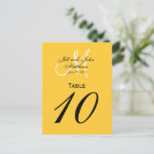Custom Monogram Wedding Tischnummer Gelb (Stehend Vorderseite)