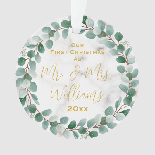 Custom Mr. and Mrs. Our First Christmas Verheirate Ornament (Vorderseite)