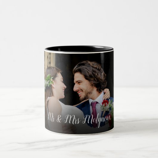 Custom Mr. and Mrs. Wedding Foto Zweifarbige Tasse (Mittel)
