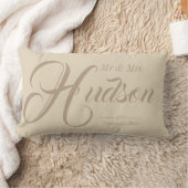 Custom Mr & Mrs Neutral Wedding Pillow Lendenkissen (Decke)