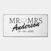 Custom Mr. und Mrs. Wedding Familiengeschenk Schreibtischunterlage (Vorderseite)