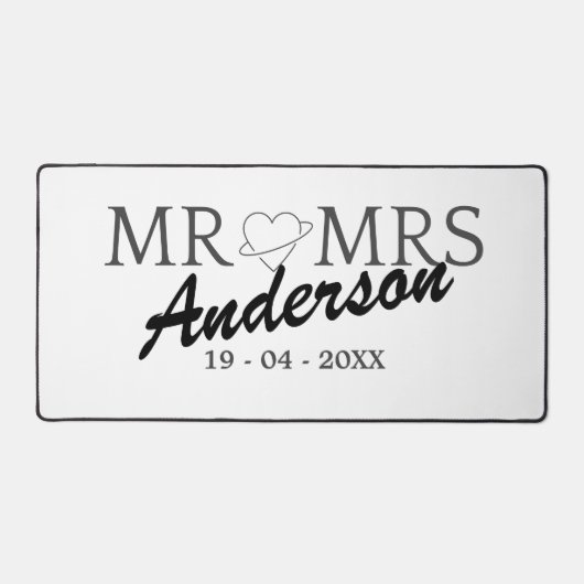 Custom Mr. und Mrs. Wedding Familiengeschenk Schreibtischunterlage (Vorderseite)