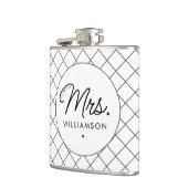 Custom Mrs. Est. Modernes, elegantes Script neu Flachmann (Links)