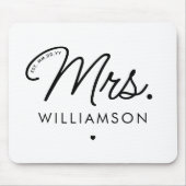 Custom Mrs. Est. Modernes, elegantes Script neu Mousepad (Vorne)